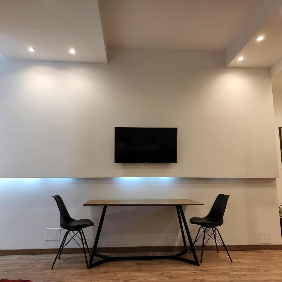 The Laurels - City Center Apartment Tirana Buitenkant foto